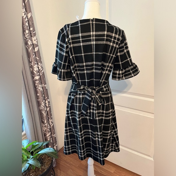 🖤⚪️ NY Collection window pane dress. EUC. Size Medium. 🖤⚪️ - Picture 10 of 11